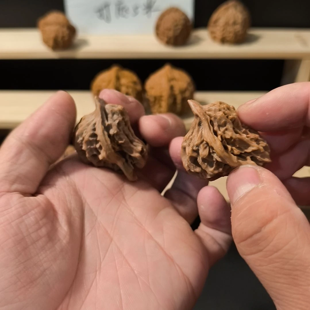 文玩核桃吊坠小鸟