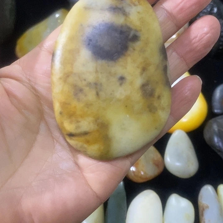 子***鹏未镶嵌和田玉（糖玉）挂件
