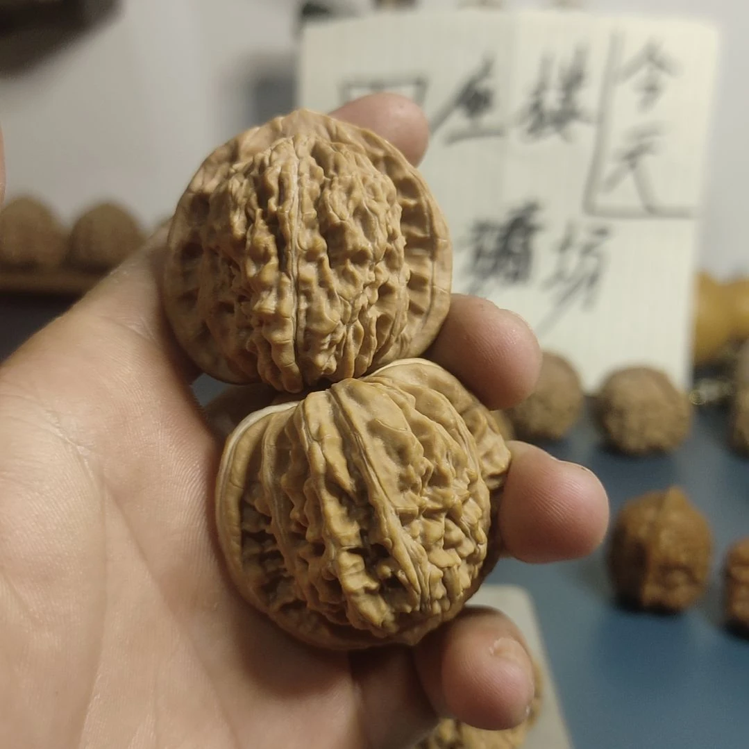 K***️核桃文玩核桃四座楼手把件