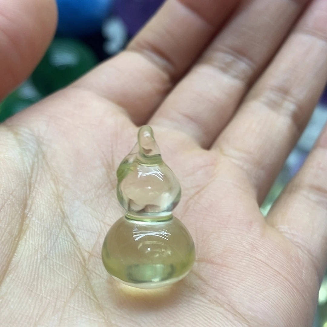 水晶摆件未镶嵌；***…摆件
