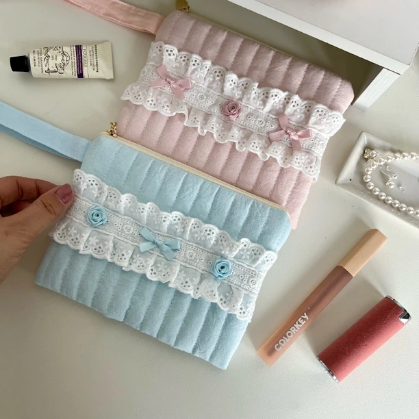 韩国进口纯色重工花边化妆包