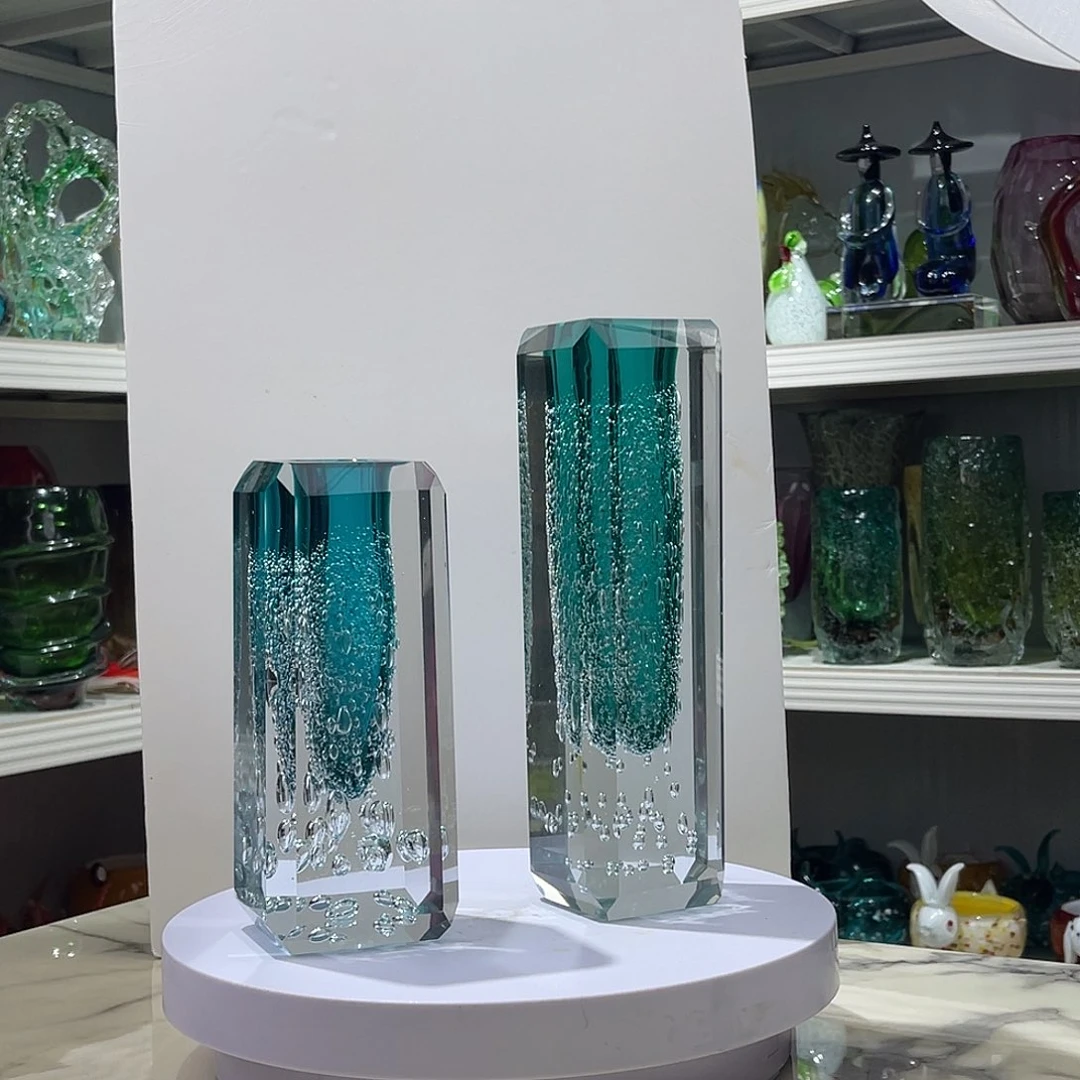 琉璃淄博琉璃手工冷磨花瓶