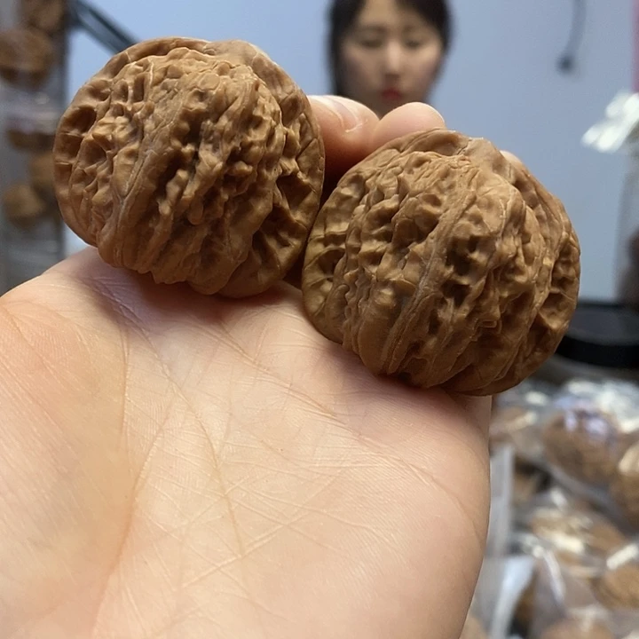 文玩核桃把件42四座楼红皮