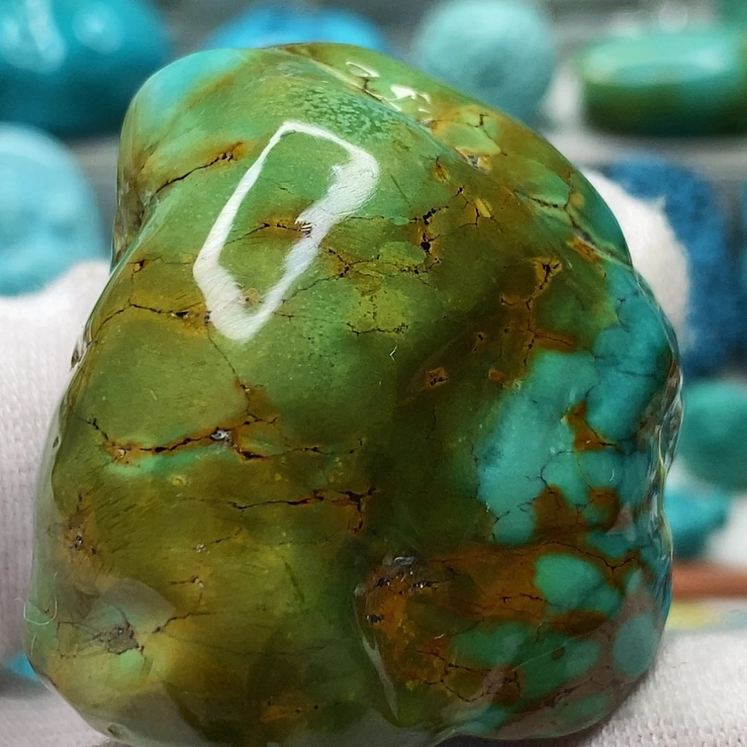 绿松石未镶嵌天然原矿 带武汉地大证书