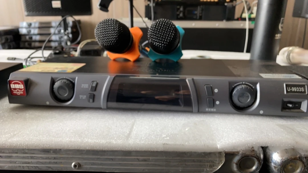 8新  二手BBS U-9933S无线话筒一拖二 （不包邮）