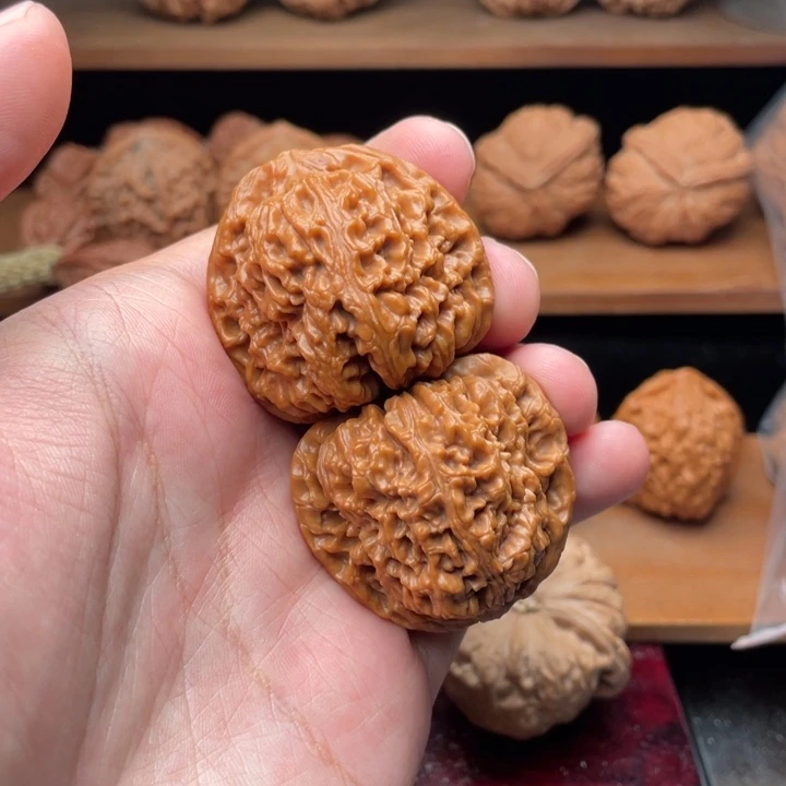 吊坠文玩核桃41全品毕业红皮南疆石46克