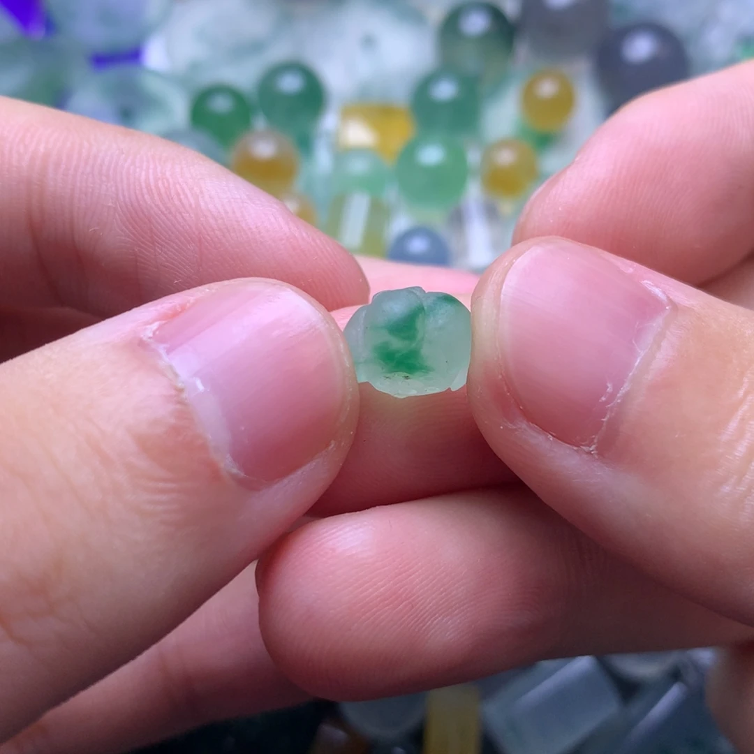 定制翡翠未镶嵌挂件