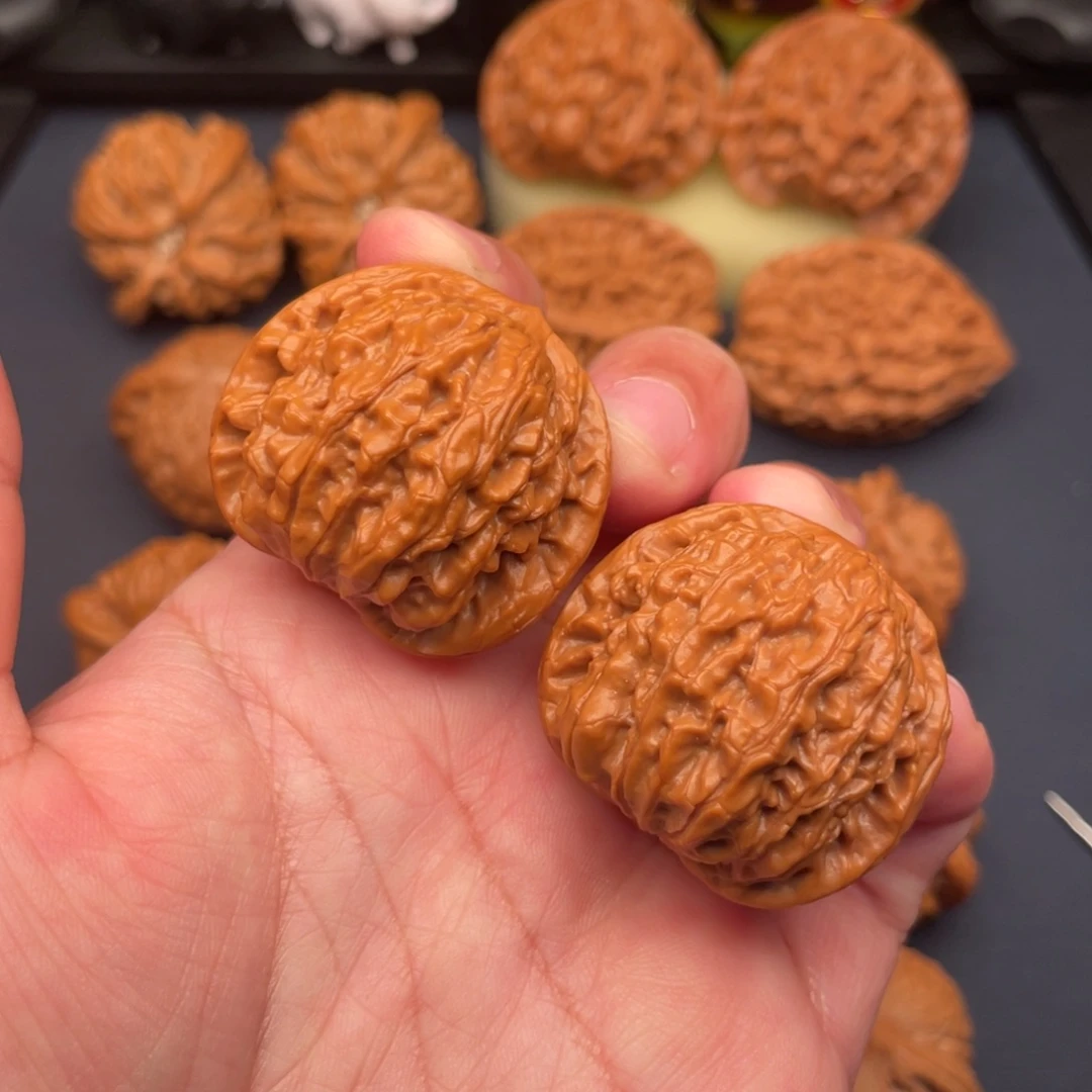 文玩核桃把件35手捻龙胆