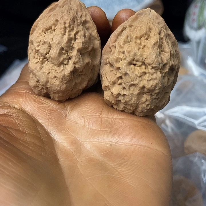 把件文玩核桃云南铁核桃基地36