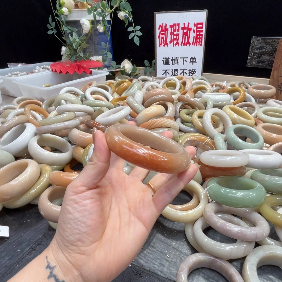 石英质玉手镯（圆镯）未镶嵌筱*