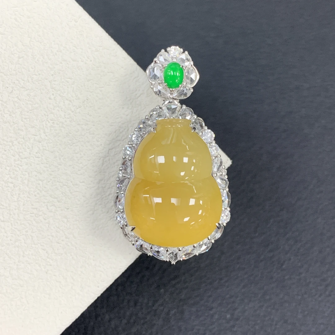 附自然光视频高冰鸡油黄葫芦光泽翡翠玉石豪镶吊坠缅a18k