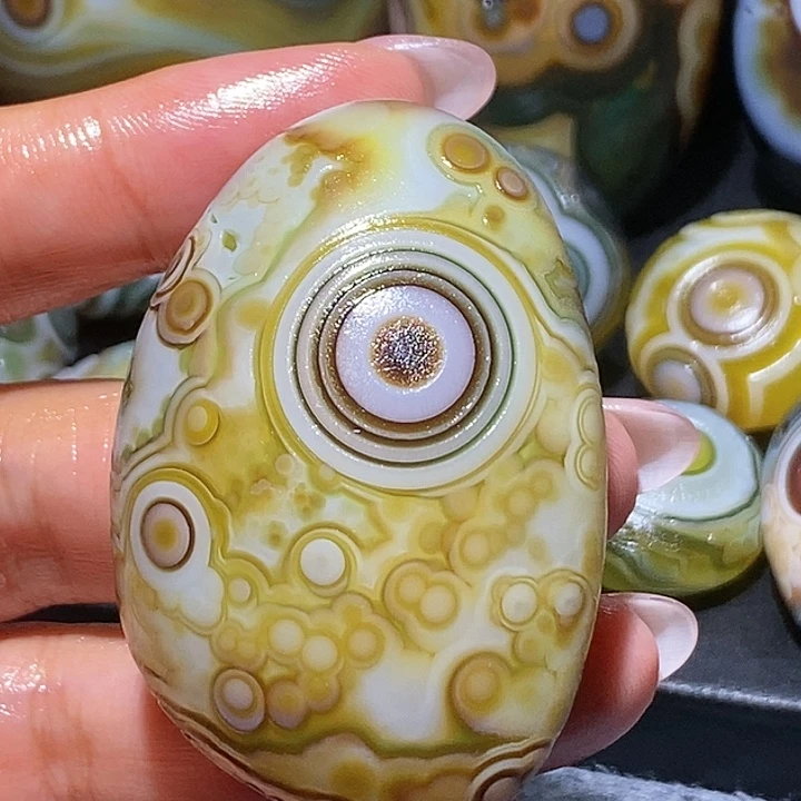玛瑙/玉髓未镶嵌珠宝奇石44