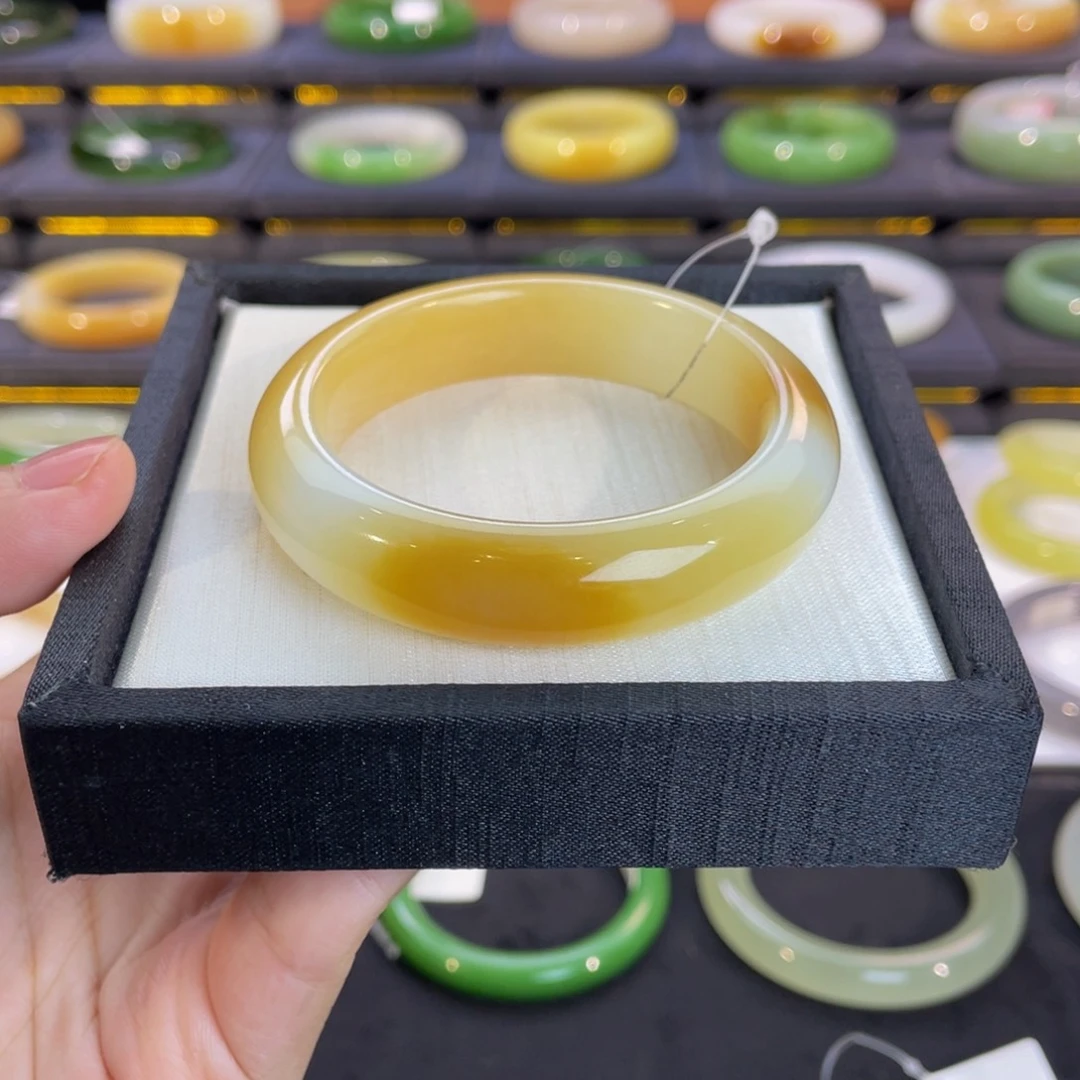 未镶嵌手镯和田玉-黄金蜜薯糖白 50➕