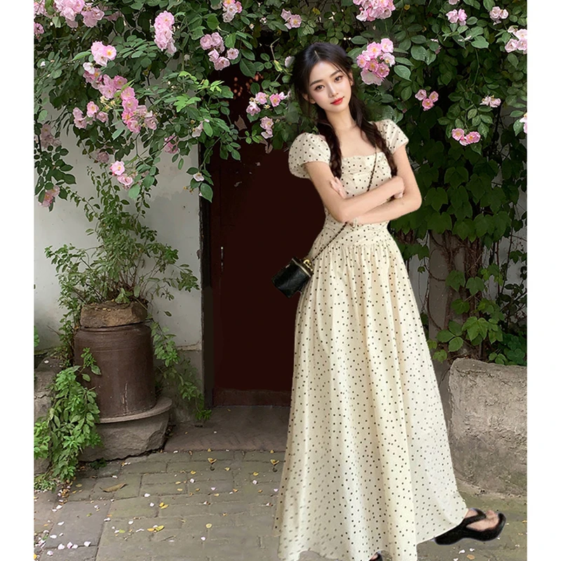 法式波点飞飞袖连衣裙女小众设计感减龄A字裙修身气质温柔风长裙