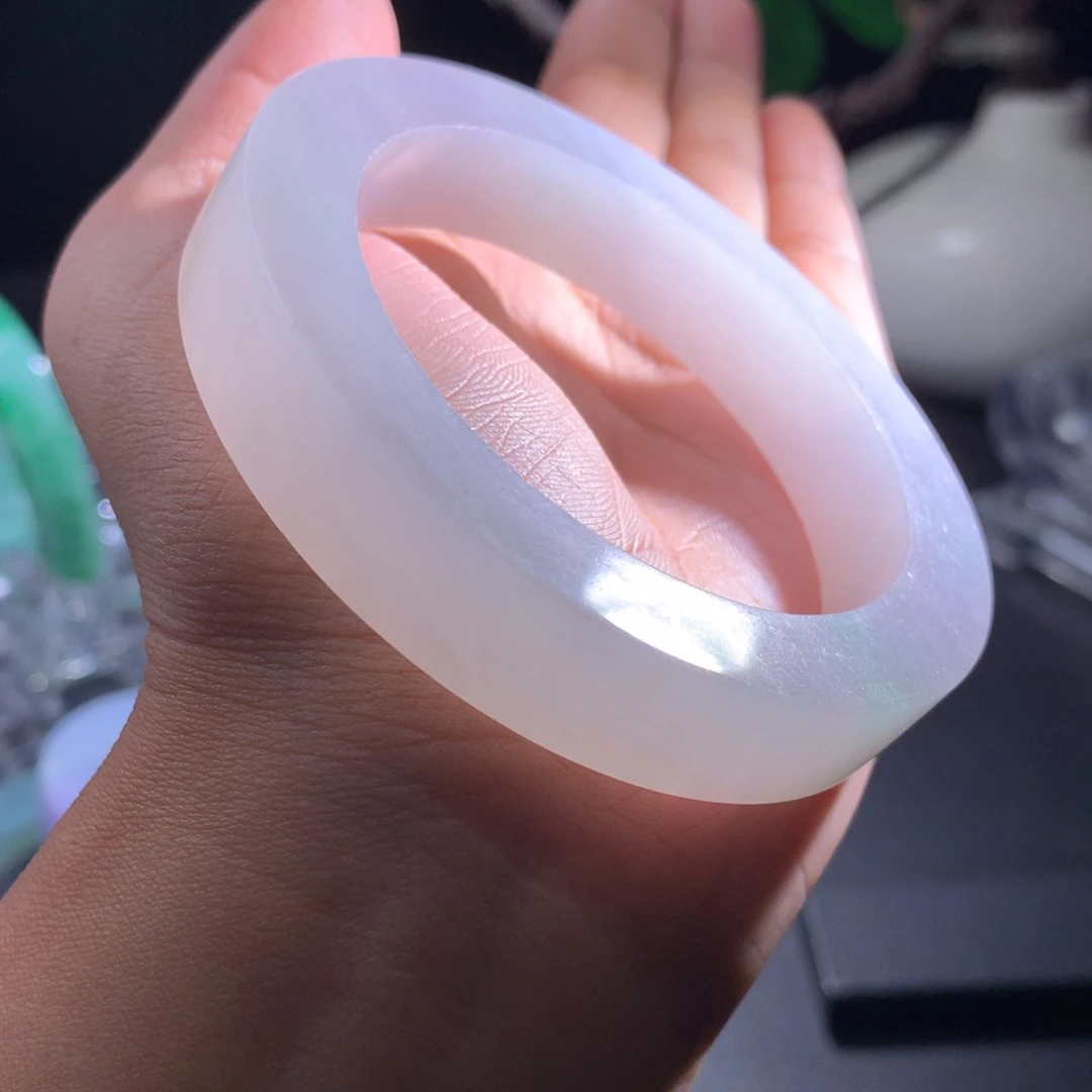 定制翡翠手镯未镶嵌手镯
