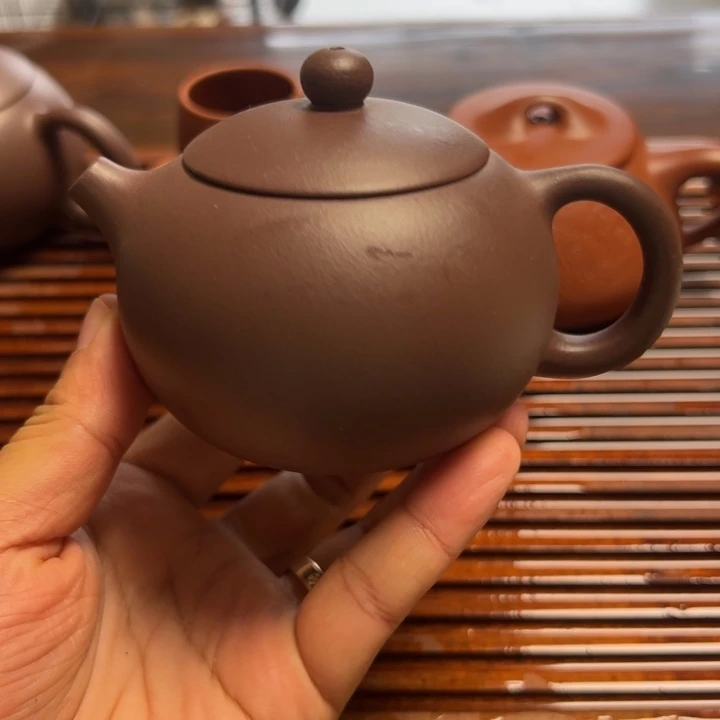 茶壶紫砂西施壶，紫泥