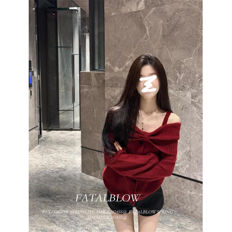 韩系红色蝴蝶结一字肩挂脖毛衣女秋季2025慵懒宽松露肩针织上衣