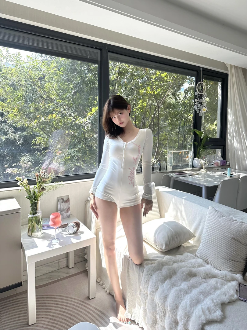 美式辣妹印花字母V领长袖连体衣女秋季气质修身设计感睡衣家居服