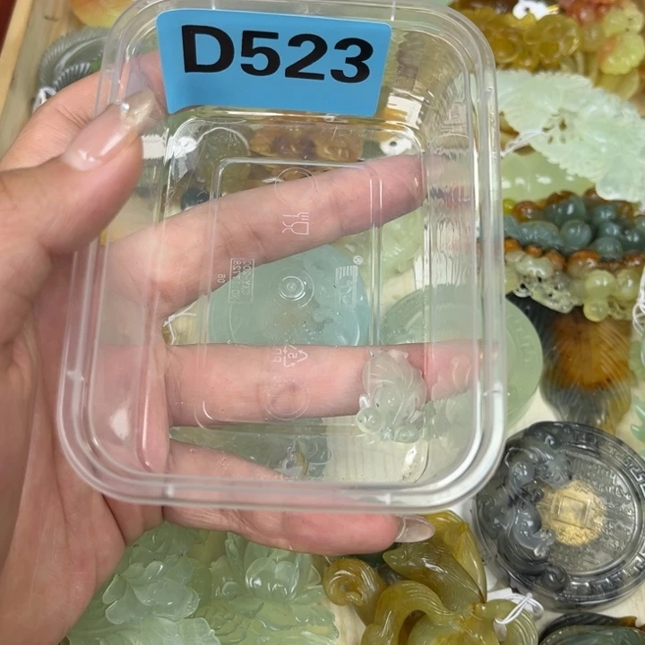 蛇纹石玉足银镀金镶嵌颈饰