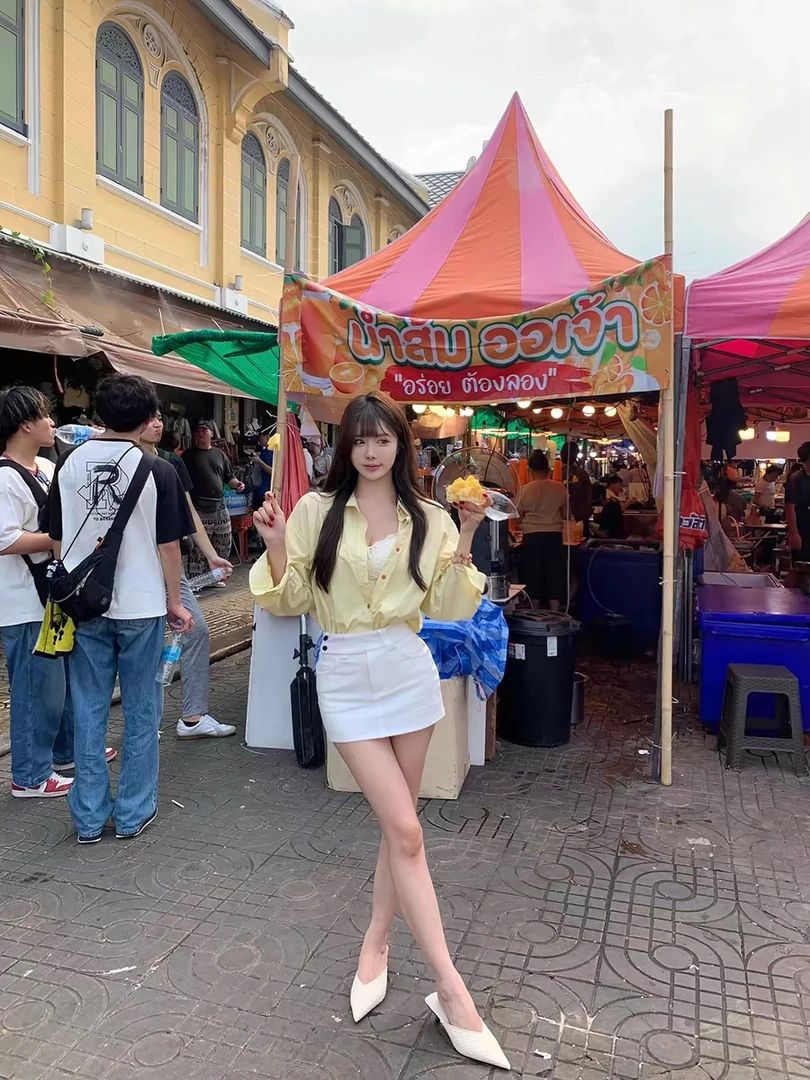 白色气质高腰西装半身裙女2025新款超火性感辣妹纯欲包臀短裙子