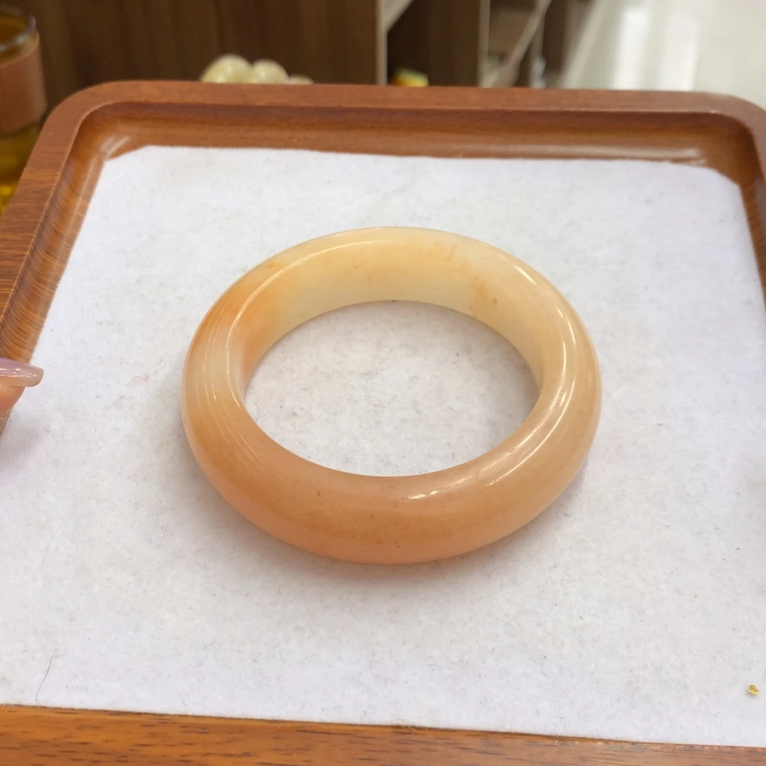 石英质玉未镶嵌手镯