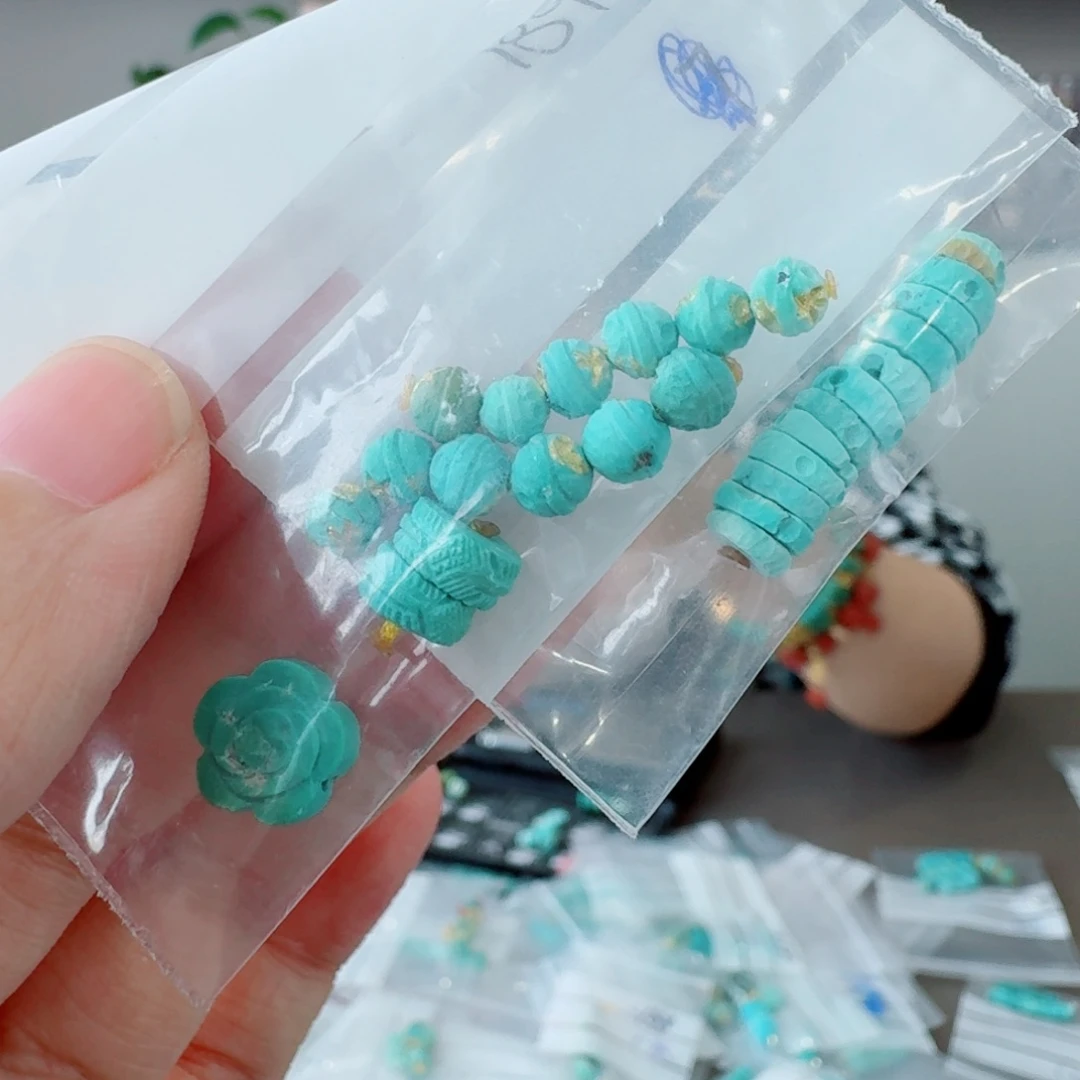 未镶嵌绿松石珠宝奇石