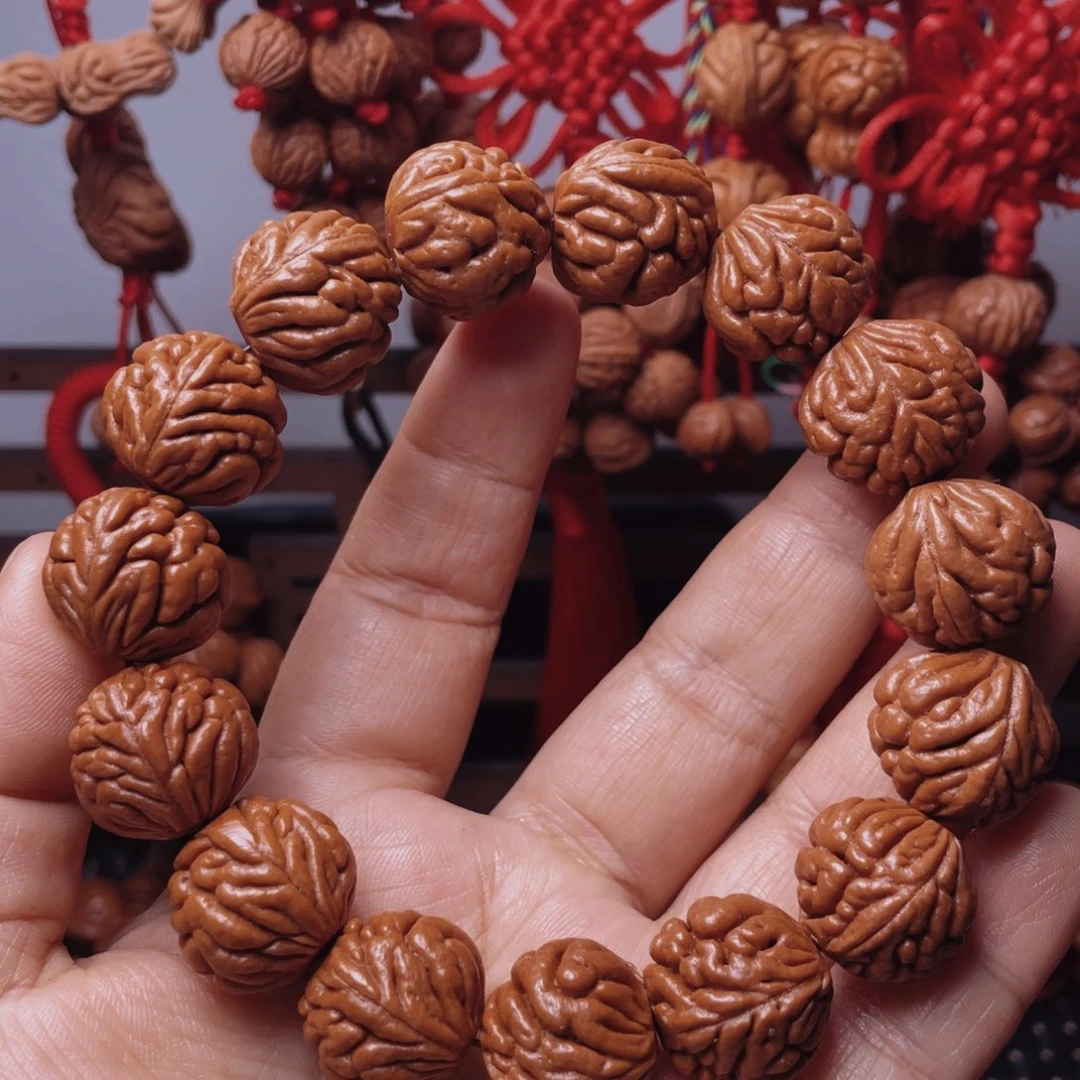 木质类龙纹桃枭手串