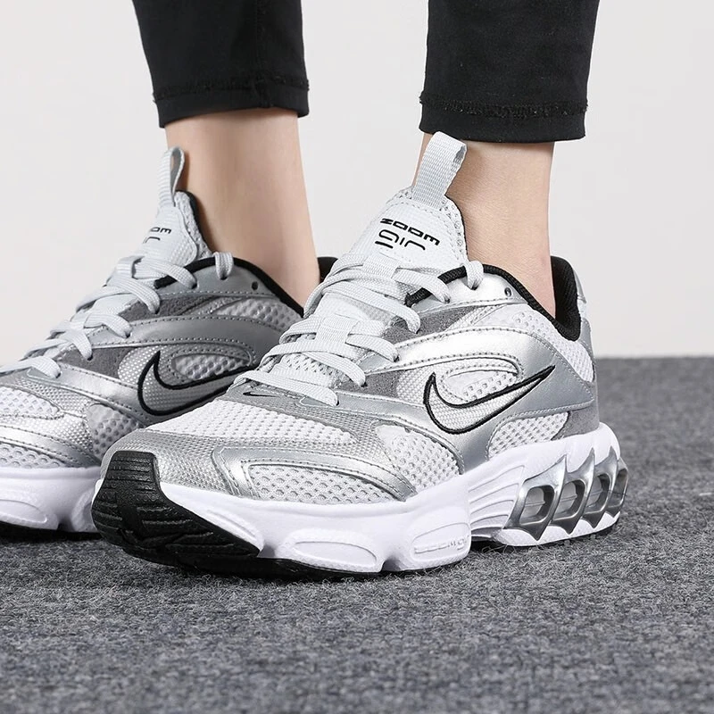 【滔搏联动】NIKE/耐克女鞋Zoom舒适轻便透气休闲跑步鞋DR7852-001