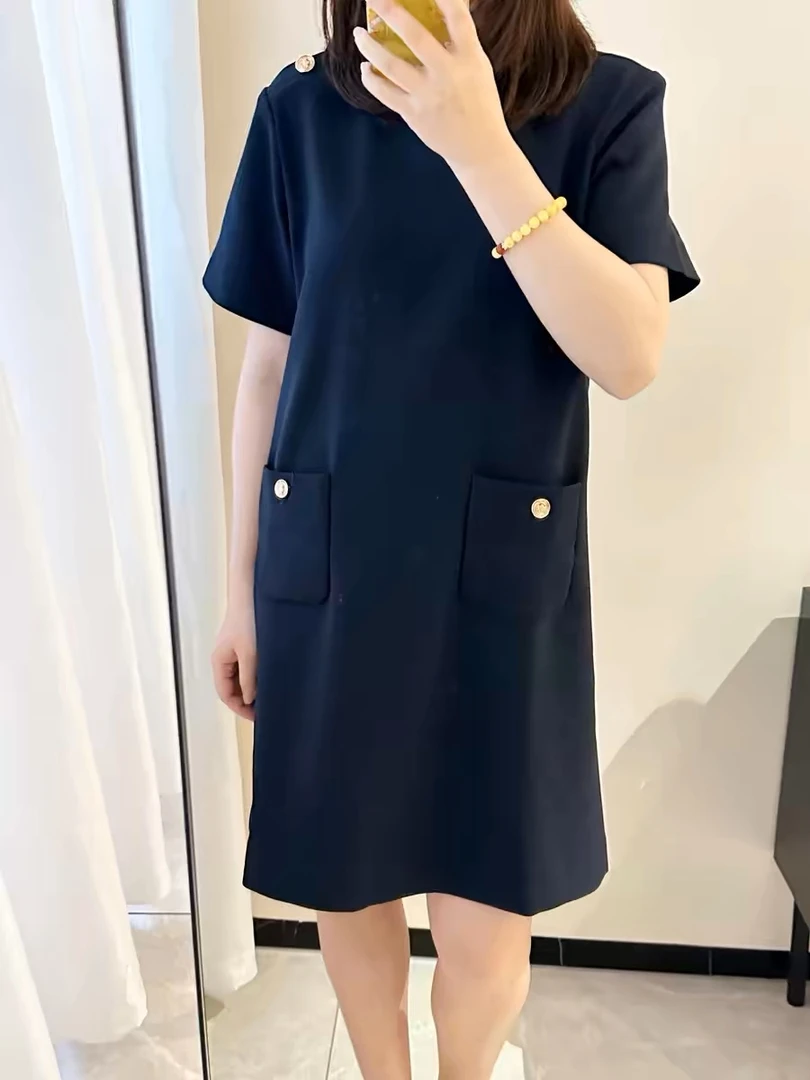 tb精致显瘦黑色连衣裙