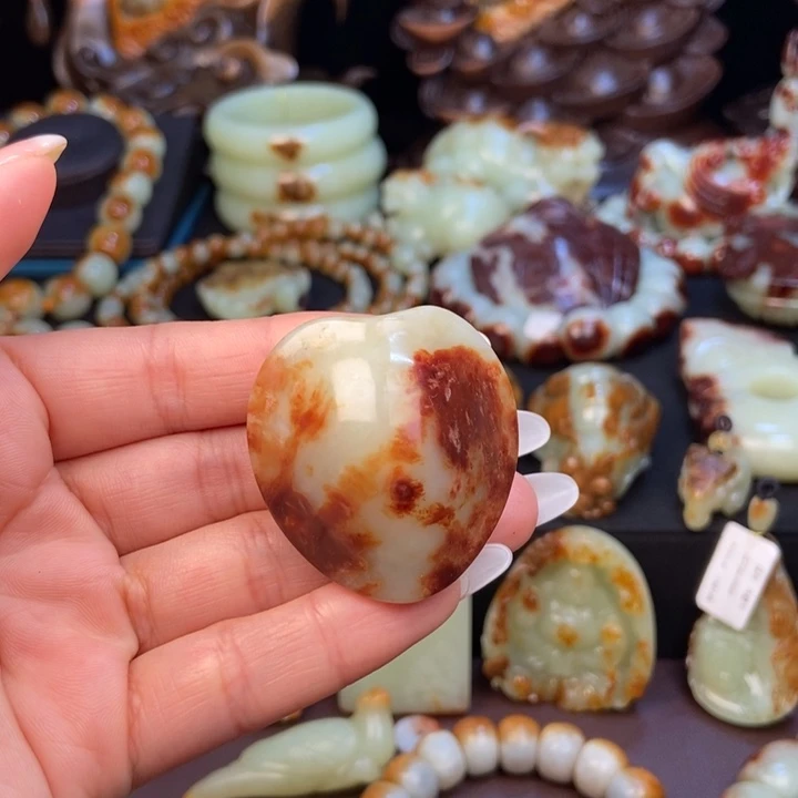 岫岩河磨玉（透闪石质玉）未镶嵌把件