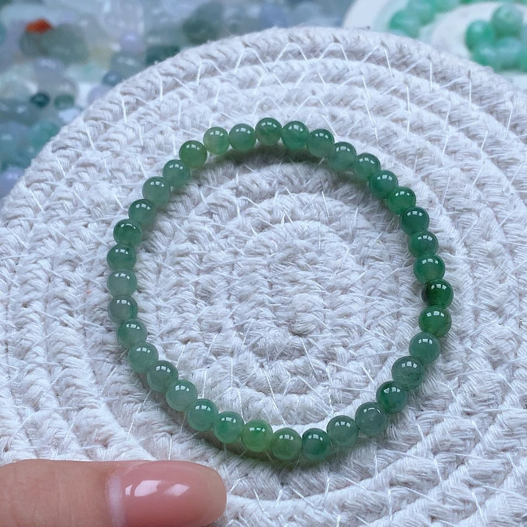 翡翠未镶嵌手串小绿5.0