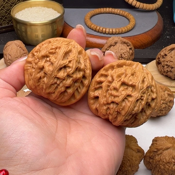 文玩核桃把件色*師静46红锦鲤