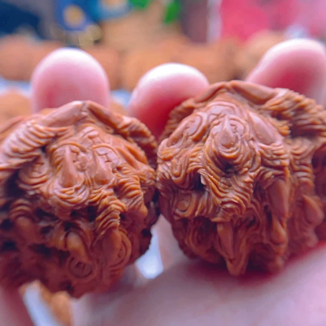把件文玩核桃纯手工雕刻吞噬