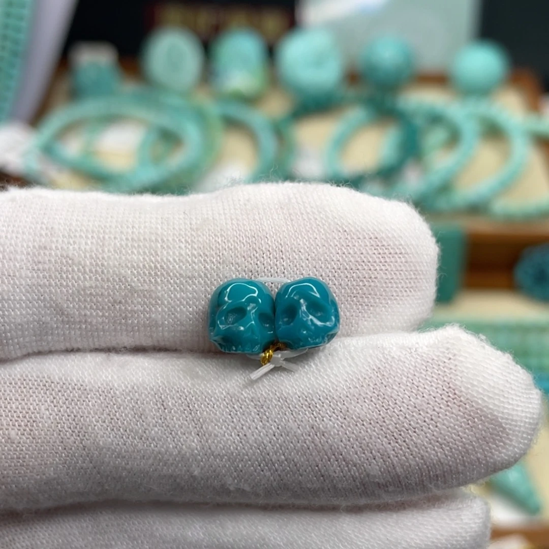 绿松石未镶嵌颈饰