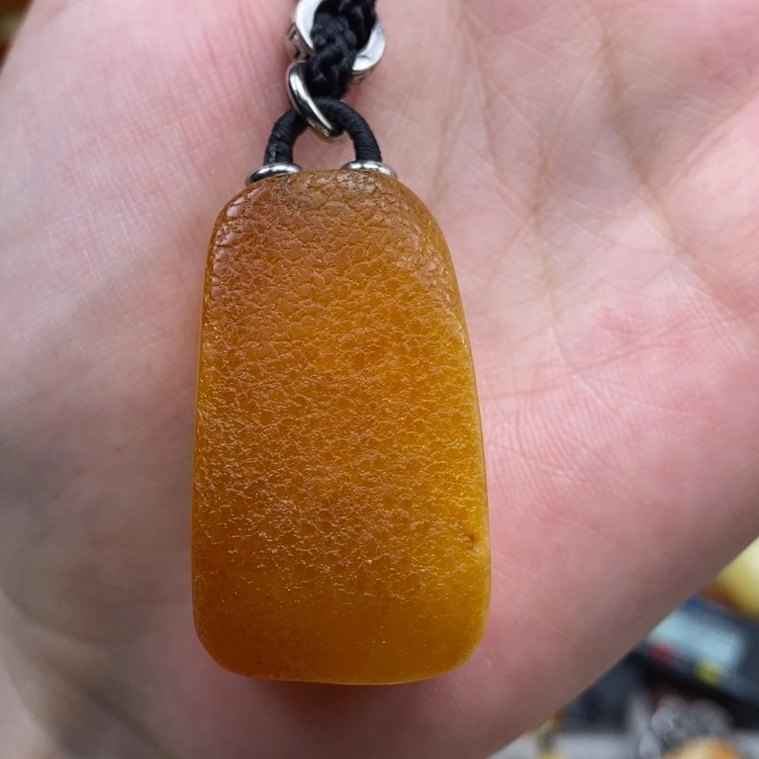 未镶嵌琥珀珠宝奇石