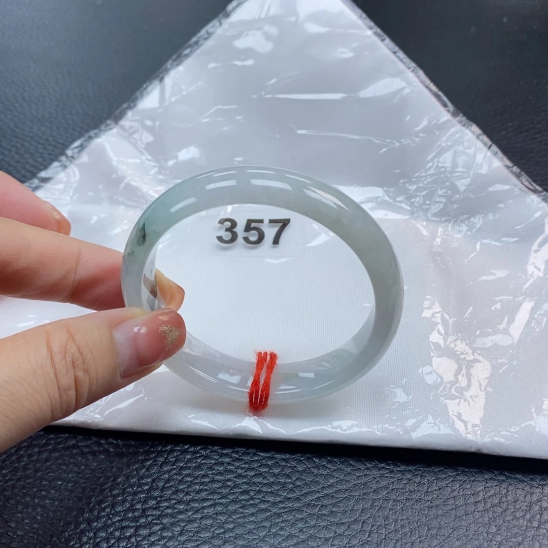 【闪购商品】翡翠手镯未镶嵌52贵妃