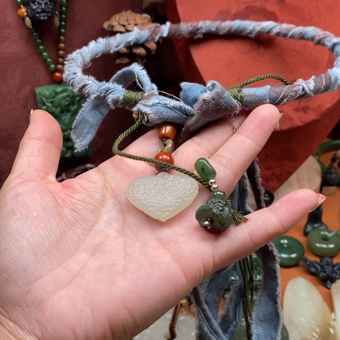 和田玉未镶嵌颈饰