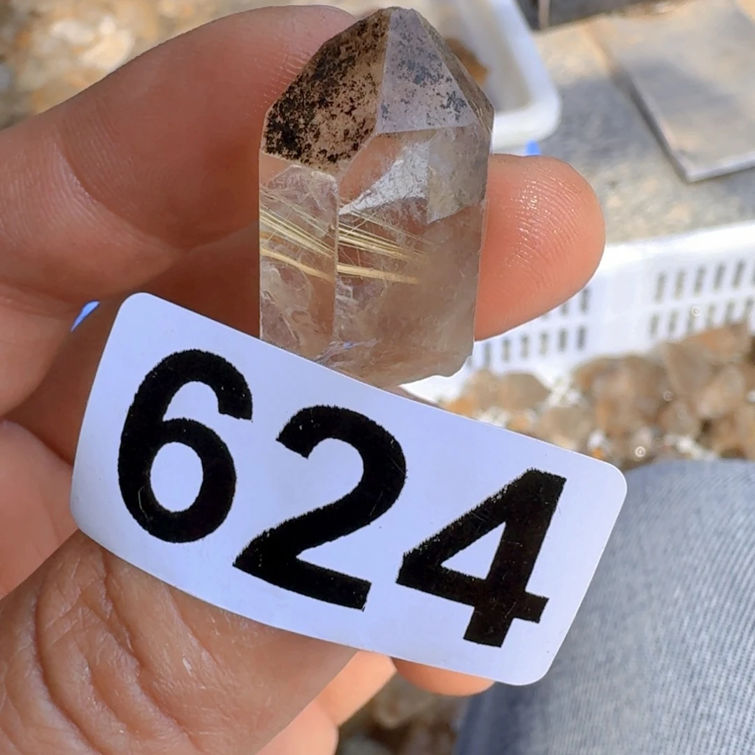 天然水晶家居摆件未镶嵌水晶大*妹