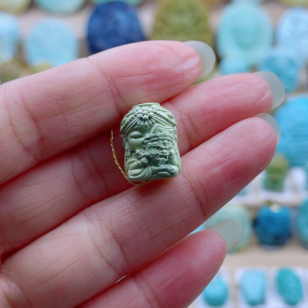 绿松石未镶嵌珠宝奇石