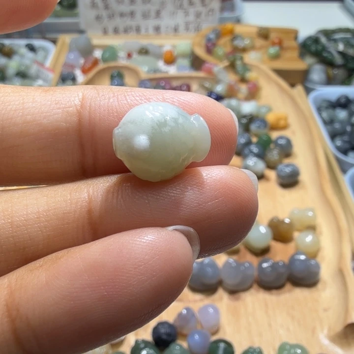 和田玉未镶嵌珠宝半成品