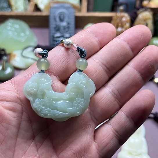 蛇纹石玉合金颈饰