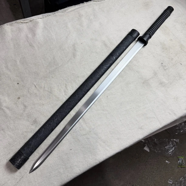 3290 龙泉昊天宝剑高锰钢一体锻打唐横刀未开刃