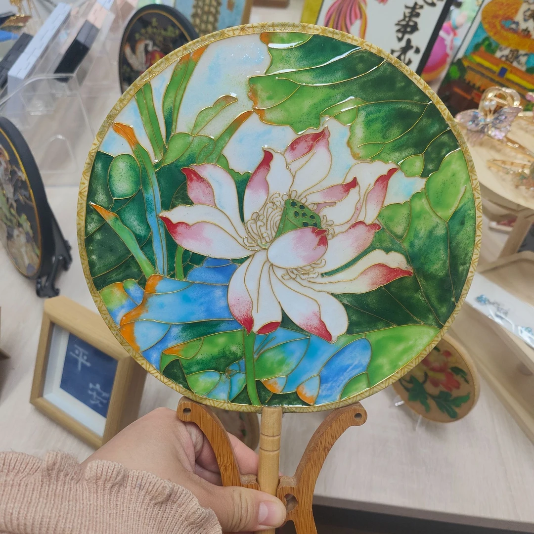 掐丝珐琅荷花荷叶扇子