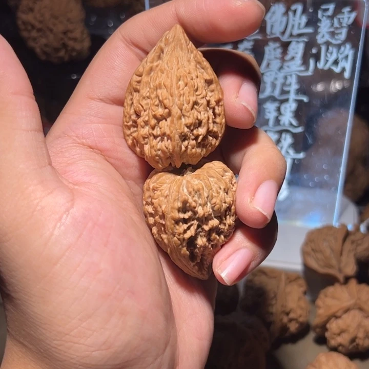 圆****文玩核桃吊坠33.33.42塔尖