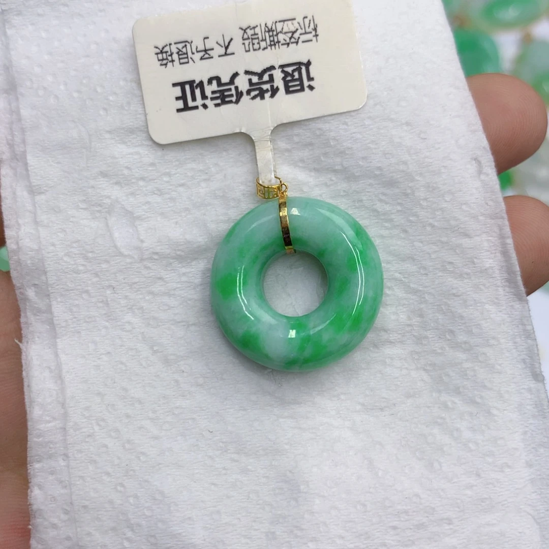 翡翠18K金镶嵌颈饰翡翠