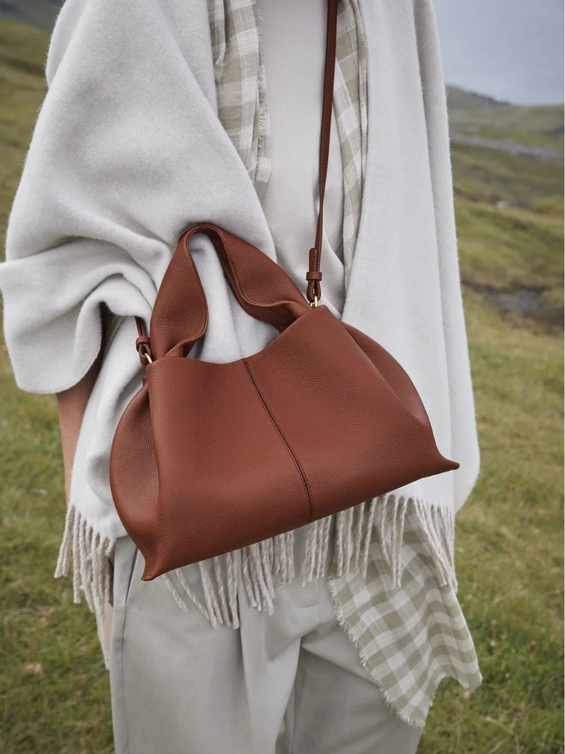 芬奥2025荔枝纹饺子包32寸大容量真皮简约女士手提包包复古轻奢