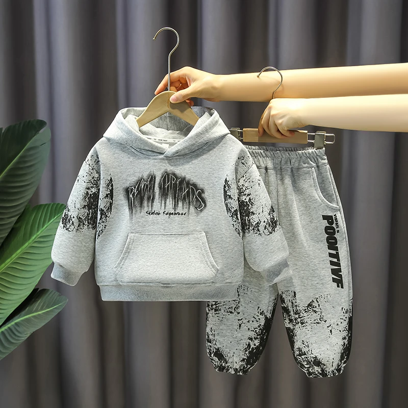 男童秋装套装儿童时髦洋气连帽卫衣两件套男孩春秋季潮酷帅气童装