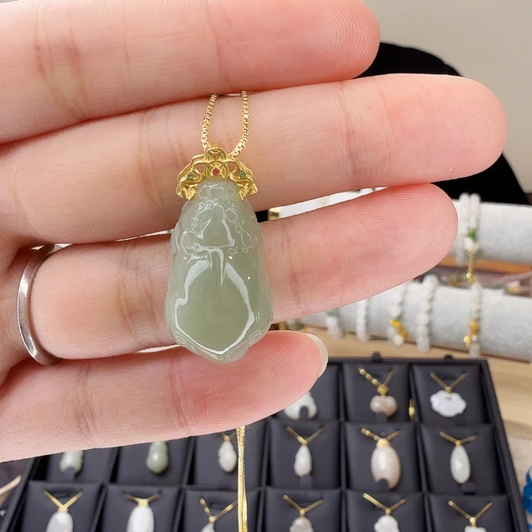 和田玉未镶嵌颈饰