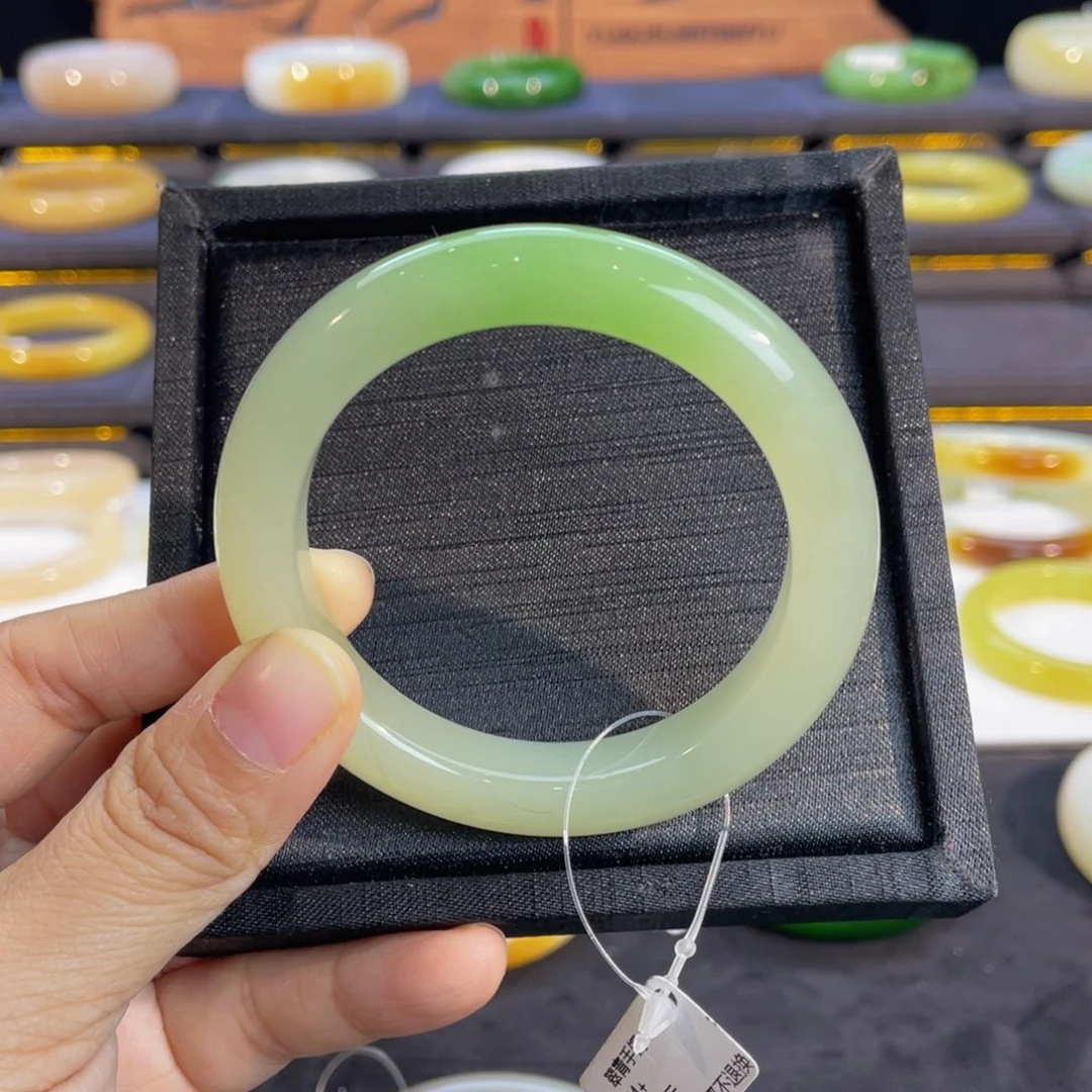 未镶嵌手镯和田玉-冰晴底翠青53