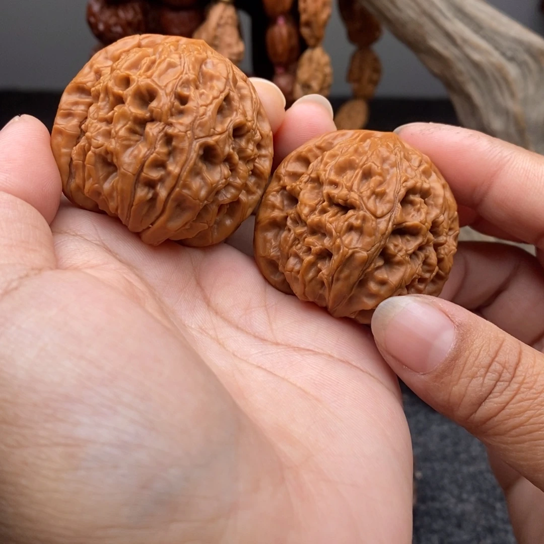 文玩核桃把件42水龙纹